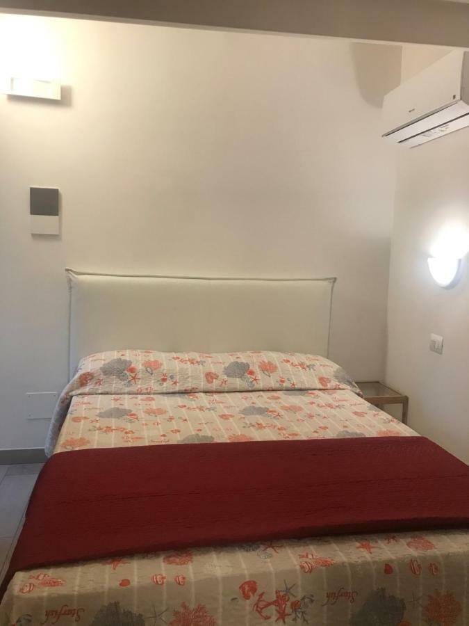 Guest House Montenegro La Spezia Exterior foto